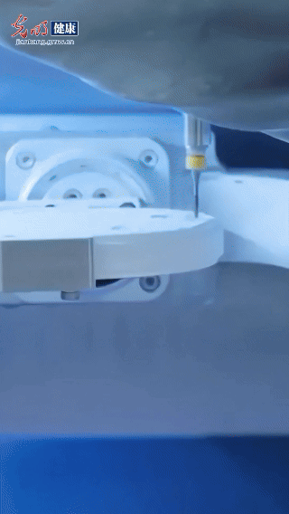 【“人工智能+”惠民生】VLOG丨一个午休的时间，戴上AI为您定制的全瓷牙