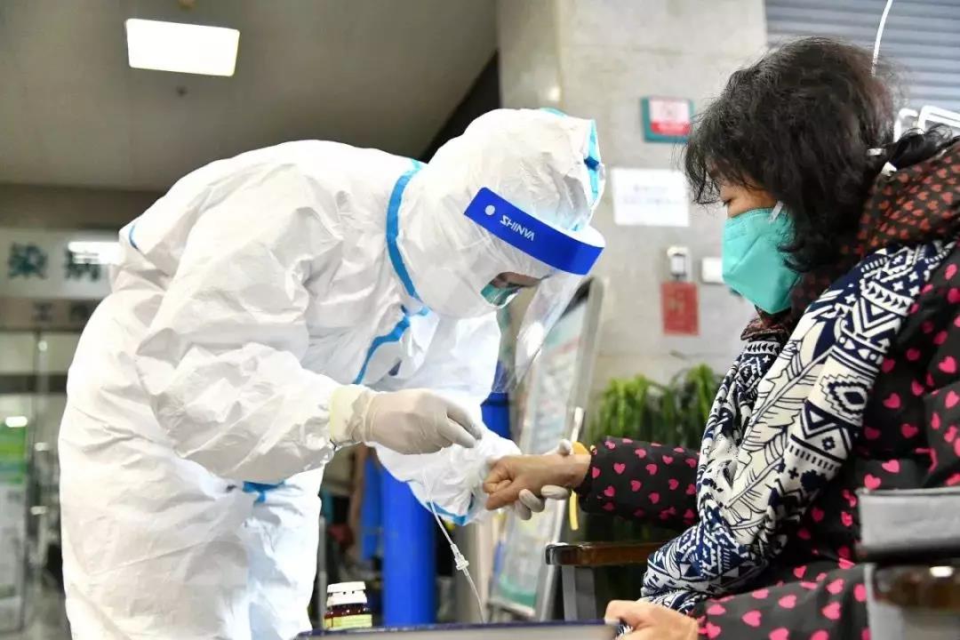 驰援前线的白衣天使请答应我们 一定平安回家