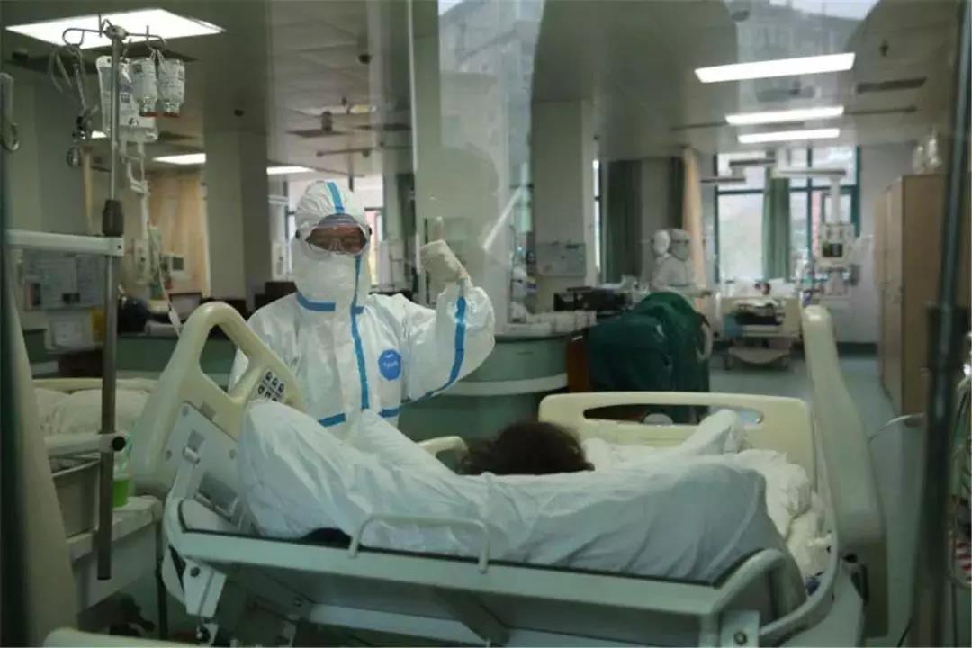 驰援前线的白衣天使请答应我们 一定平安回家