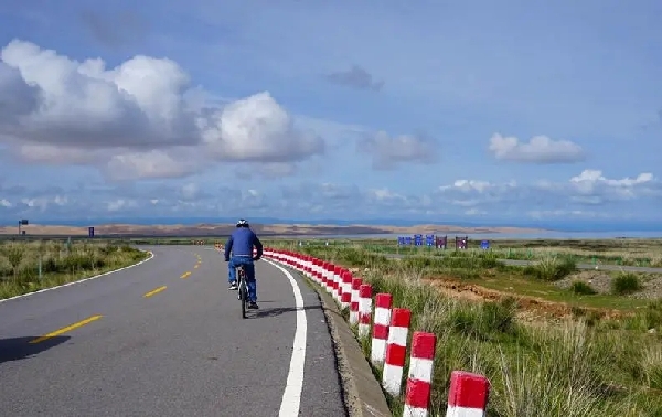 爱上户外“撒野” 跑步骑行成运动“顶流”