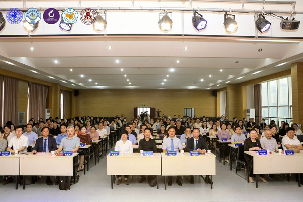 国家中西医结合医学中心毛发专病医联体基层行首站启动 云南安宁构建双轨诊疗新模式 国家中西医结合医学中心毛发专病医联体基层行首站启动 云南安宁构建双轨诊疗新模式