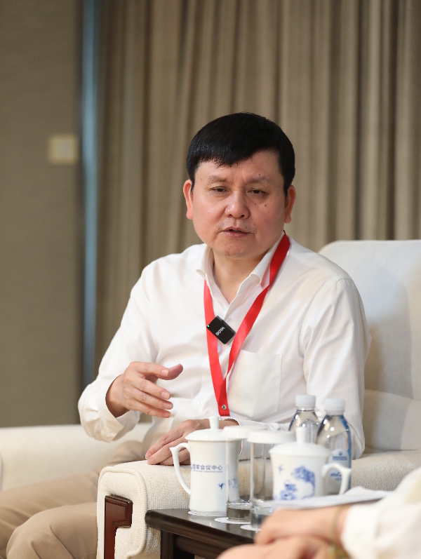 2025世界肝炎日|张文宏:乙肝隐匿损害可达30年,定期监测阻断“肝癌三步曲” 2025世界肝炎日|张文宏:乙肝隐匿损害可达30年,定期监测阻断“肝癌三步曲”