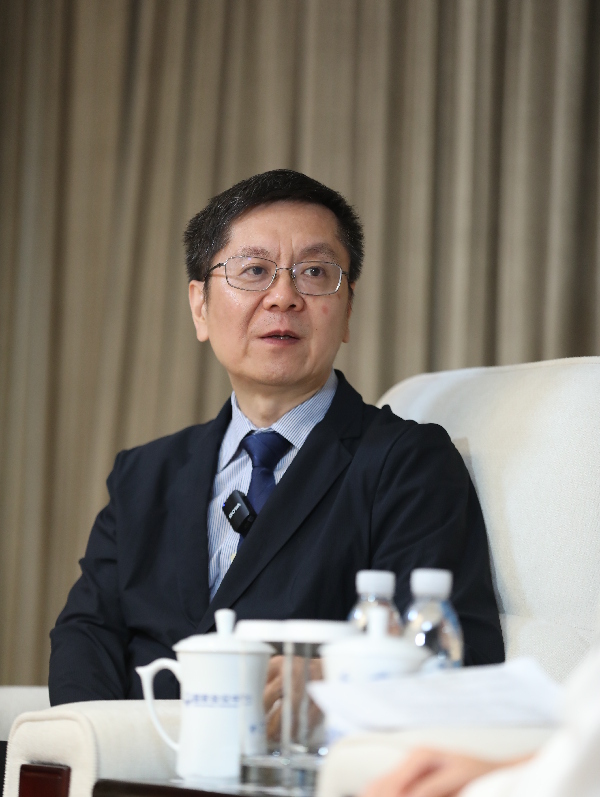 2025世界肝炎日｜贾继东：长效干扰素适用面窄，口服药物成乙肝抗病毒主力