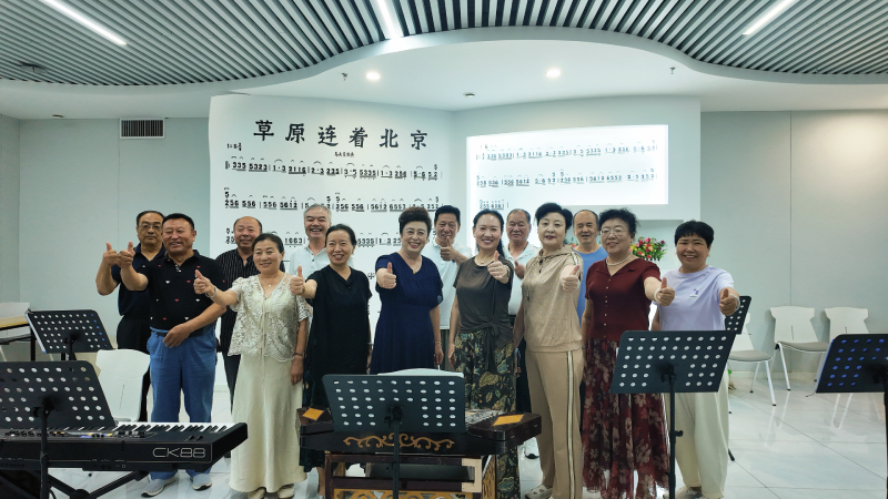 石榴花开北疆红 籽籽同心家国情|草原连着北京 共筑“石榴籽家园” 石榴花开北疆红 籽籽同心家国情|草原连着北京 共筑“石榴籽家园”