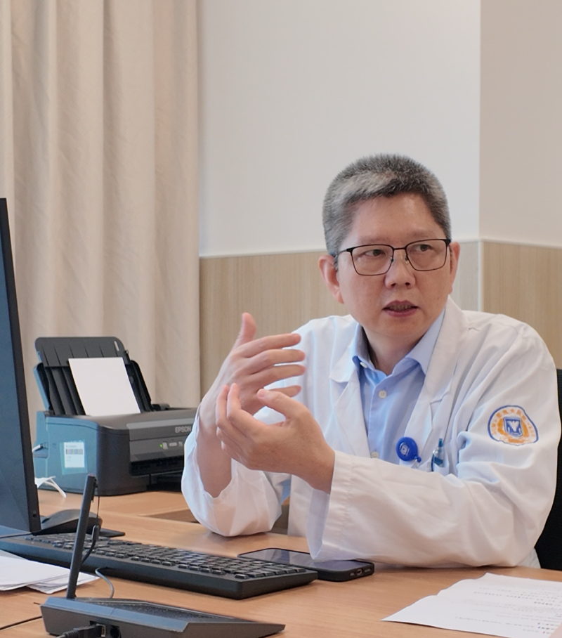 有声海报·医言医行|周嘉强:带着好奇心追病源 做诊疗里的“较真派” 有声海报·医言医行|周嘉强:带着好奇心追病源 做诊疗里的“较真派”