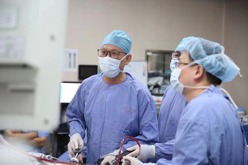 有声海报·医言医行|虞洪:言是给患者的定心丸,行是手术刀下的真功夫 有声海报·医言医行|虞洪:言是给患者的定心丸,行是手术刀下的真功夫