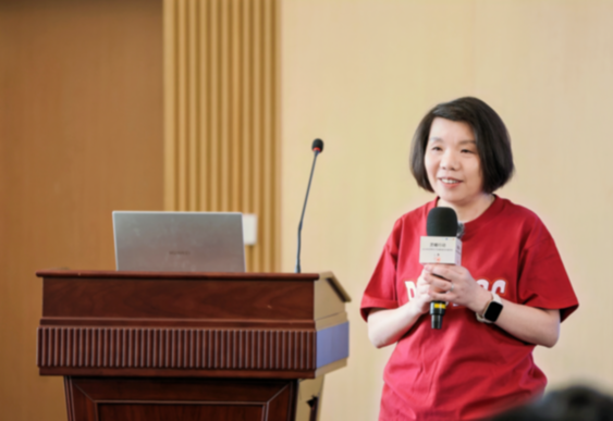 从“记忆褪色”到“认知闪耀”：多方联动守护阿尔茨海默病患者生命光芒